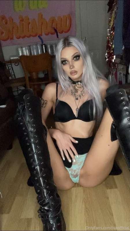 hii so i’m sure most of you know onlyfans is changing it’s p..