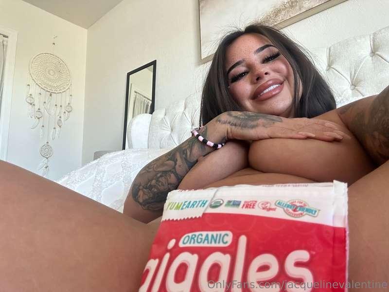 Laying in bed and eating candy 😅🤣