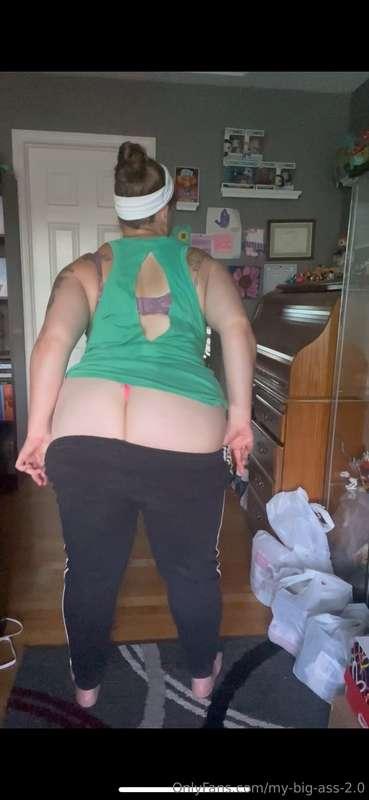 Strip down my pants for you babe! 😈