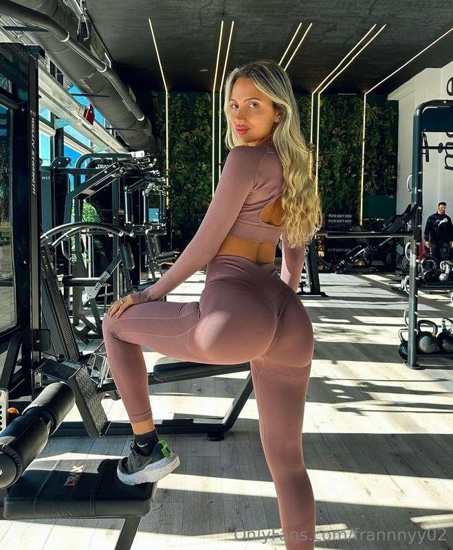 I like to train a lot and I am looking for a training partne..