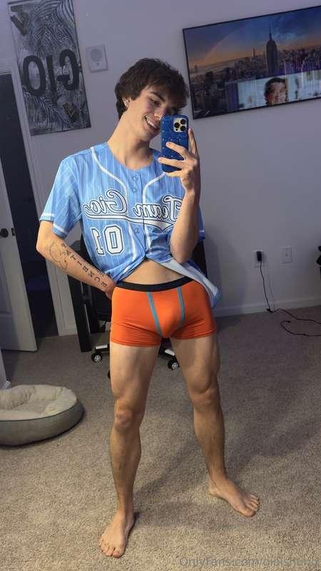 Your favorite sporty tiktok boy 😈😈😈