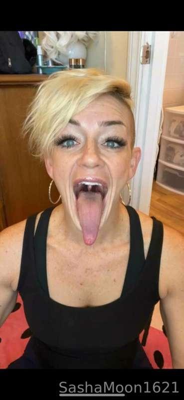 I'm ready daddy. Just stick your cock right to the back of m..