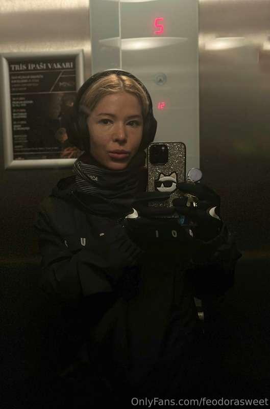 Due to the weather conditions you need to dress warmer.🧤👢🥾 T..