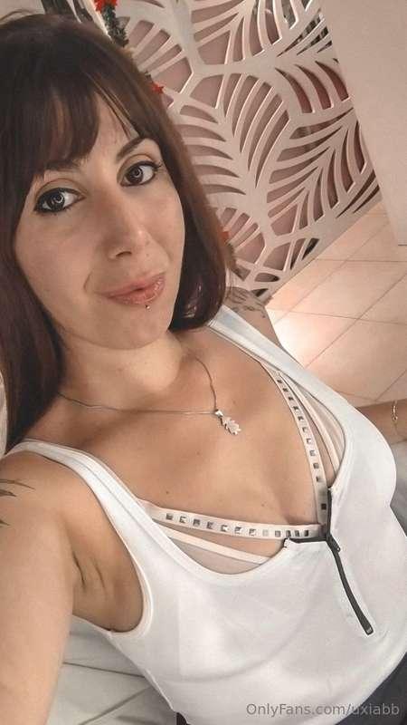 Wanna play? dm me babe