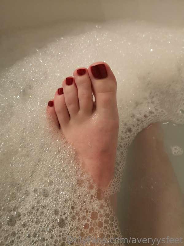 averyysfeet image #1