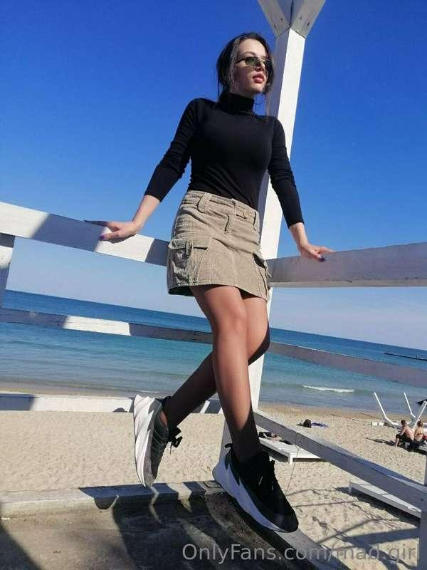 🤤𝐈 𝐖𝐀𝐍𝐓 𝐓𝐎 𝐁𝐄 𝐘𝐎𝐔𝐑 𝐒𝐄𝐗 𝐓𝐄𝐀𝐂𝐇𝐄𝐑. 𝐈'𝐥𝐥 𝐩𝐮𝐭 𝐨𝐧 𝐦𝐲 𝐠𝐥𝐚𝐬𝐬𝐞𝐬 𝐚𝐧𝐝 𝐬..