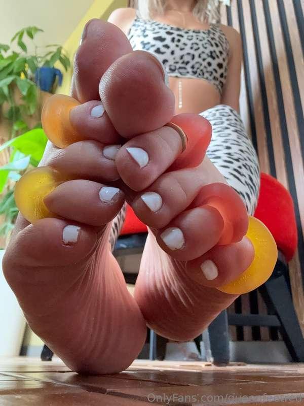 queenfeetred image #4