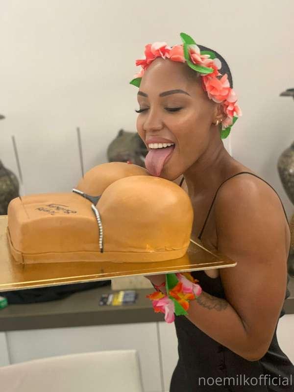 Only 1 day to go until my birthday and I'm already 30🫣🫣🤭🤭🤭. ..