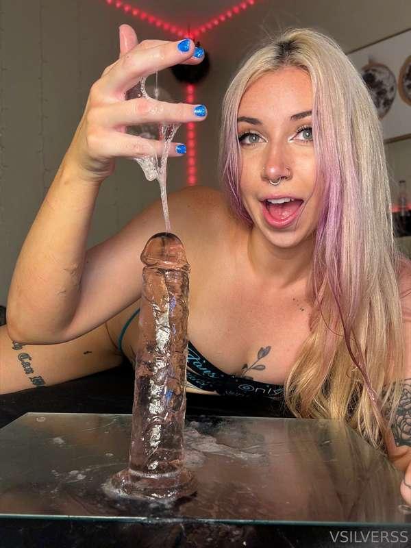 Who’s into spit play 😈💦🤤