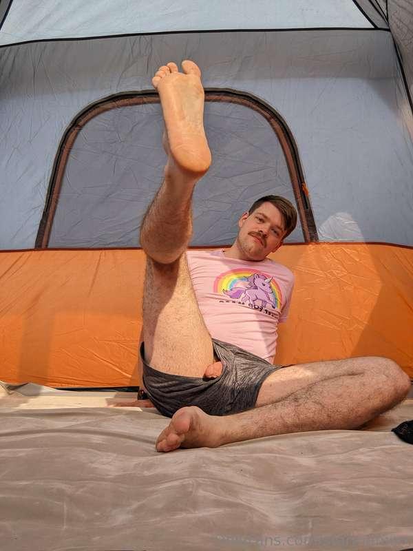 Happy foot Friday! 😈👣 Who wants to help me pitch a tent? ⛺