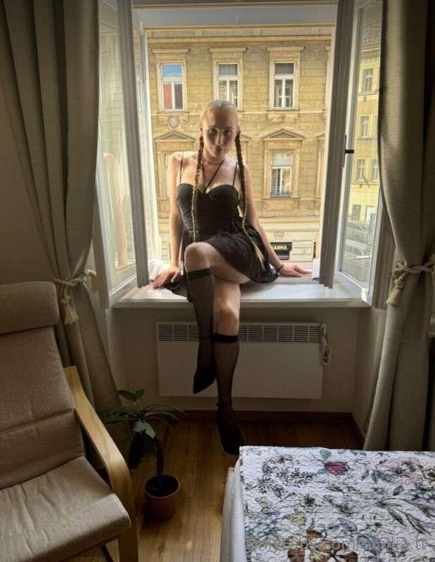 Kiss my feet fully🤤