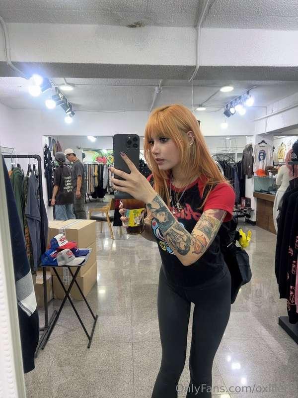 meow I’m in Korea :3 checked into my hotel charging up hangi..