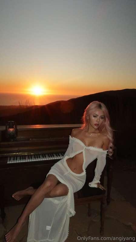 Battling the sunset for best views... I won (obviously) 😌