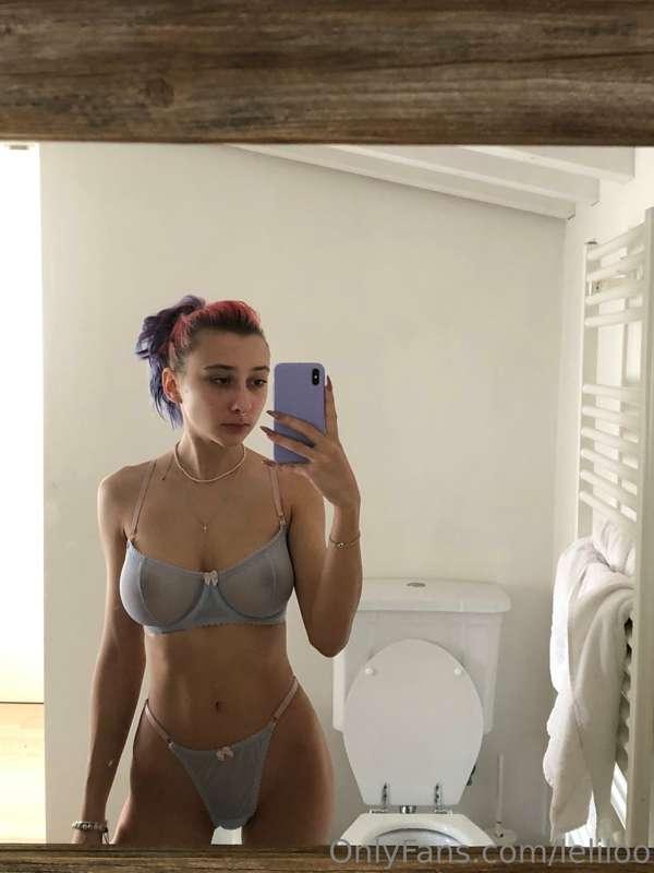Hello. What kind of underwear do you like?