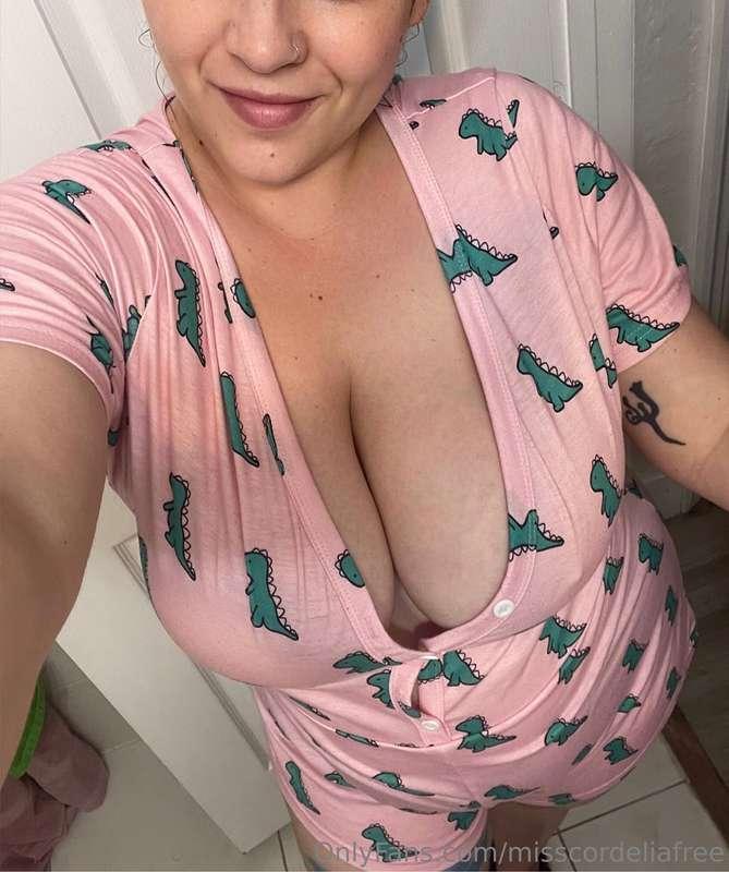 i feel really sexy tonight, wanna see?
