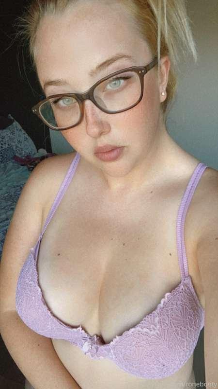 Wanna see me topless? 💜🤗