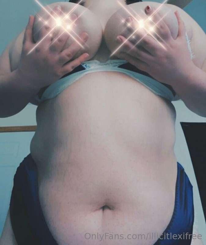 Cum on my titties and make me lick it up