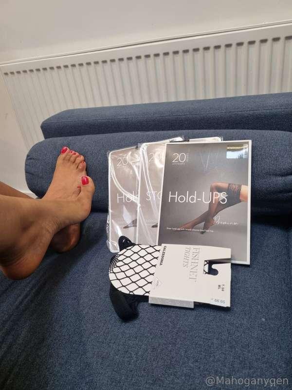 Hello my boys! New stockings and pantyhose just arrived! 🖤 D..