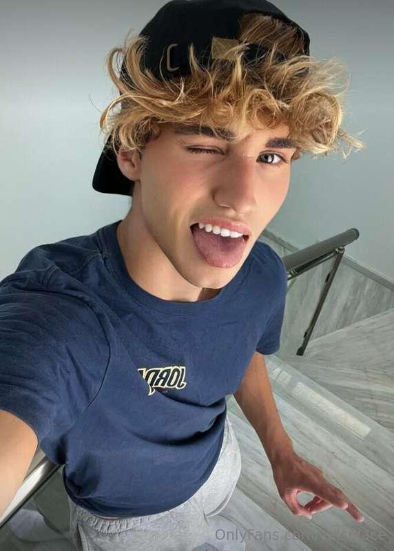 What do you think about my hairstyle? 