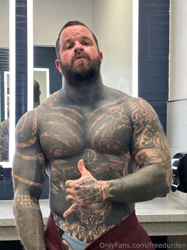 I'm shooting for 230lbs before February 1stCurrently sitting..
