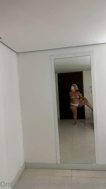 Hello fans!