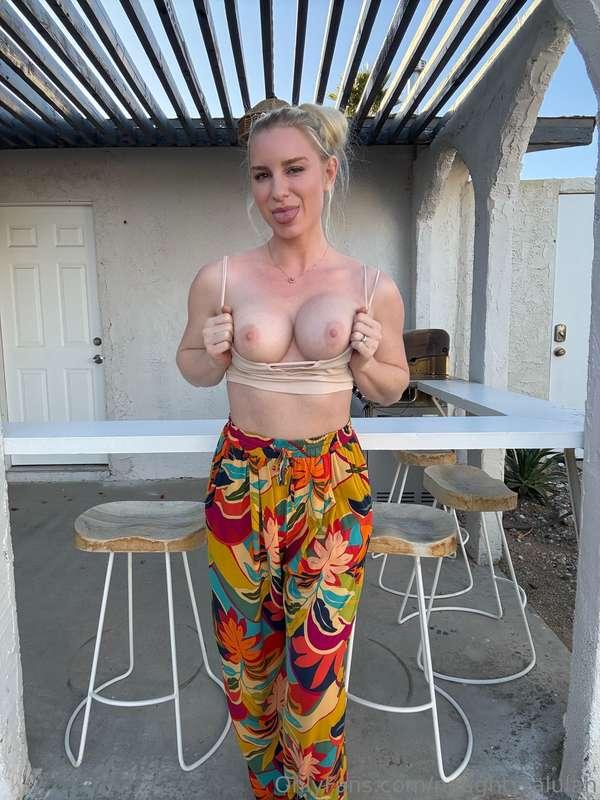 😻