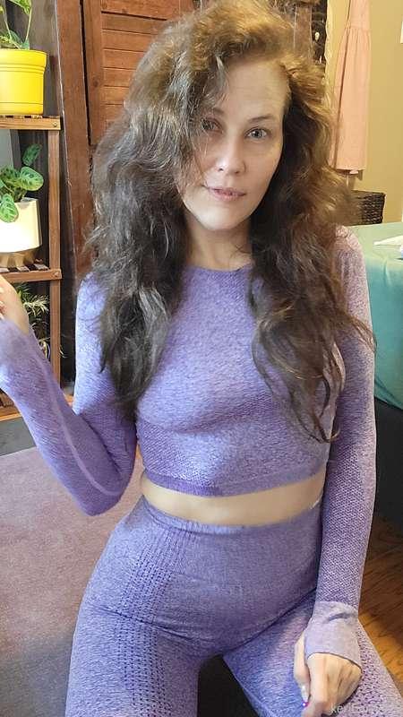 LOTS of booty in this set 👌 I'm loving this two piece fitnes..