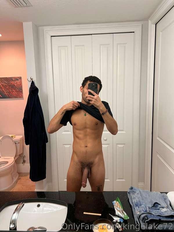 Big ol daddy dick for you to play with