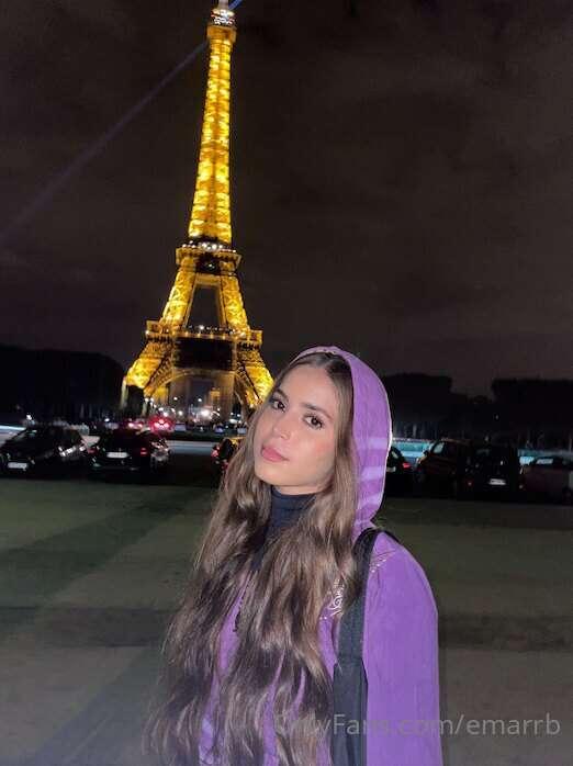 drinking French wine n wishing I was in Paris rn! 🇫🇷 🍷