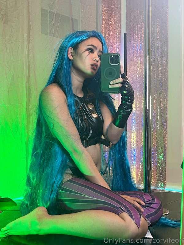 Thanks for all the love on my Jinx cosplay! 💙🔫If you haven’t..
