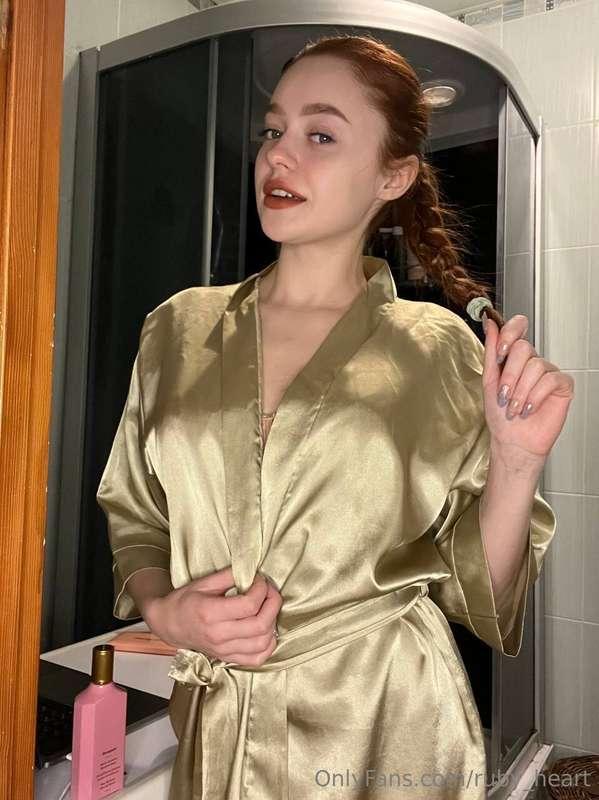 🚿 𝗧𝗵𝗲 𝗔𝗿𝘁 𝗼𝗳 𝗮 𝗥𝗲𝗹𝗮𝘅𝗶𝗻𝗴 𝗦𝗵𝗼𝘄𝗲𝗿 🌈 Showering is not only about..