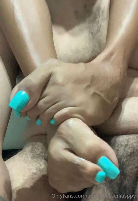 PIC PREVIEW

“I’m Taking it All”

My feet are undefeated. I ..