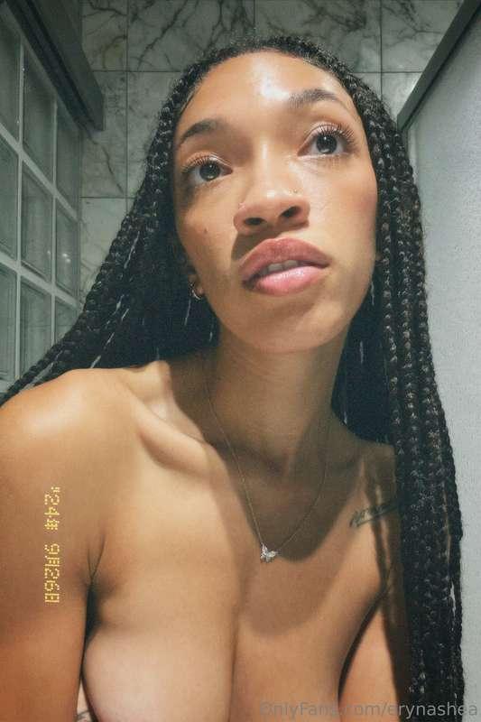 sweet faced girl that likes to be fucked. 