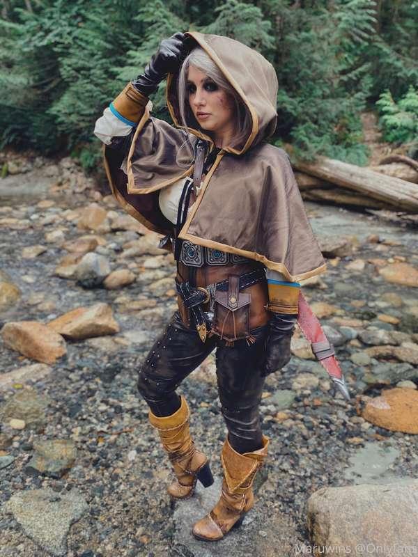 Toss a coin to your Witcher ~ 🎵🎶  Now your singing it 😌  Cir..