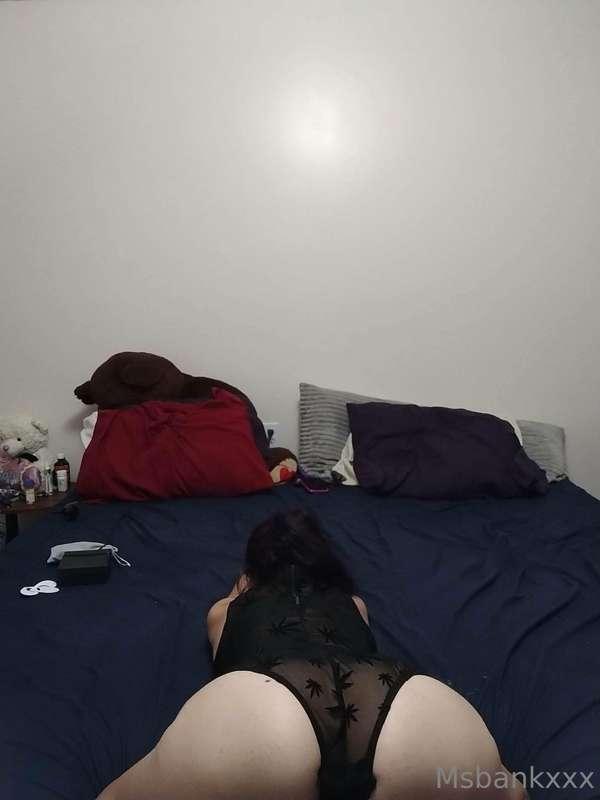 Hey daddy cum check out this sexy babe 50% off my VIP $6 fre..