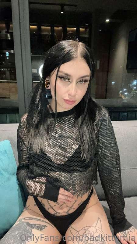 ## What do you think about how i'm looking tonight? 😏 I want..