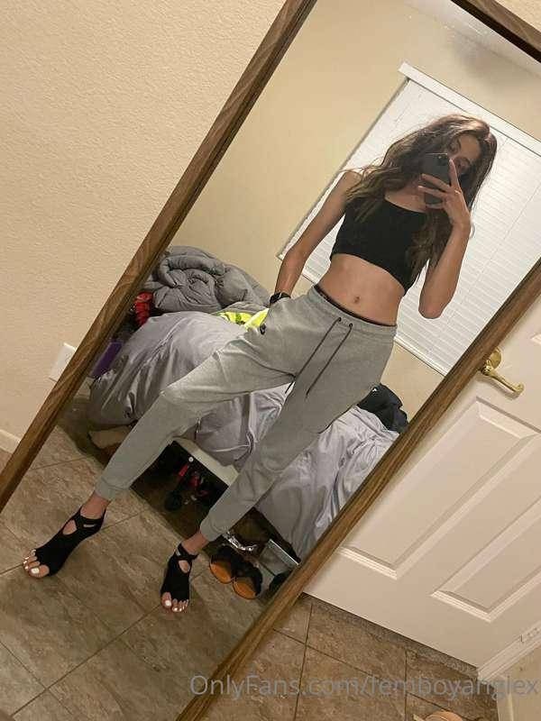 do you think my toes look yummy??
