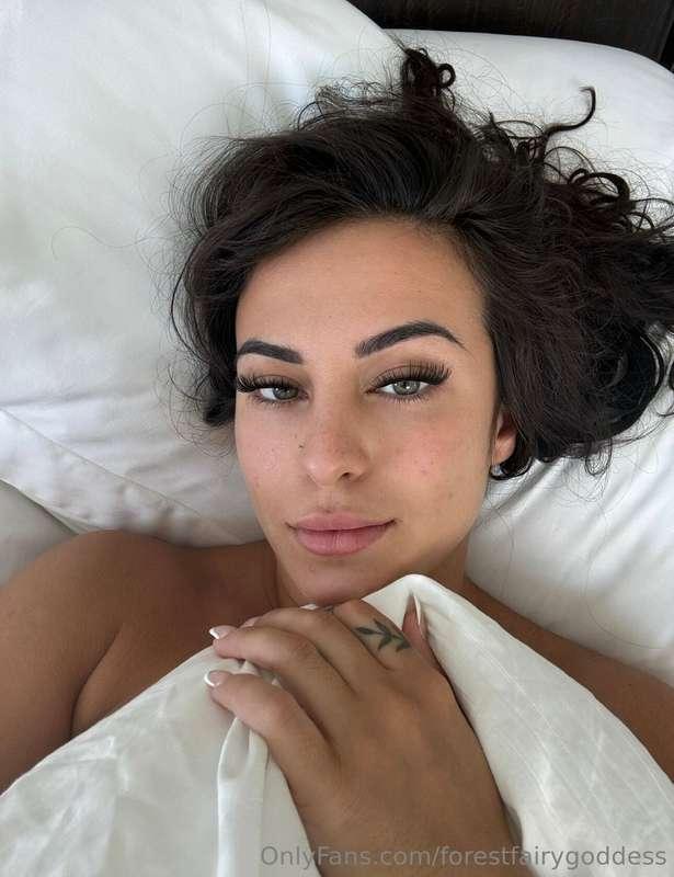 Imagine waking up next to me 😙