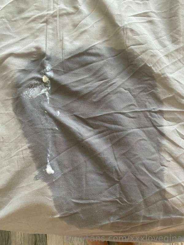 I wet and creamed my bed, more on my VIP @lovegina