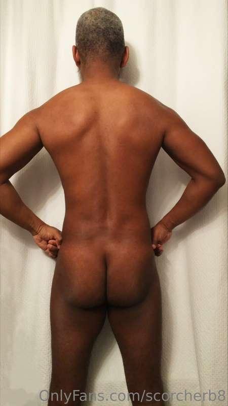 Happy Hump Day!  #beard #feet #gaycruising #beardgay #bearde..