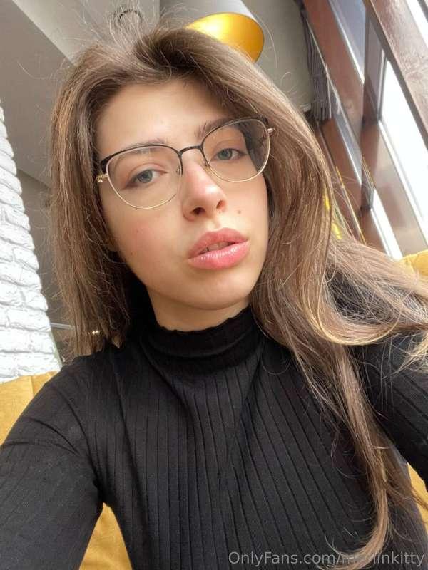Your home girl 🎀 @maria_curie 🎀 she is waiting for you for a..