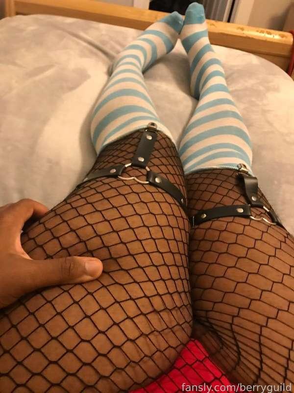 I’m so squishy uwu💞😘
#femboy #cute #thighs #fyp