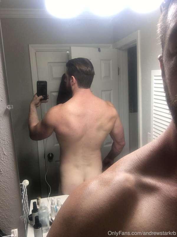 Backside mirror selfies