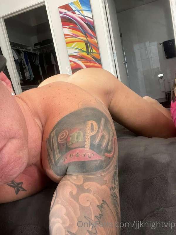 Sooo everyone has been asking to see my ass..... well here y..