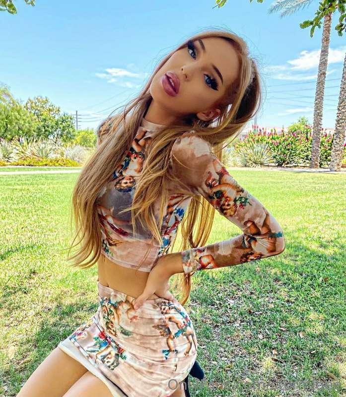 happy Daddy’s Day 😈😘 let’s spoil each other today daddy 💋