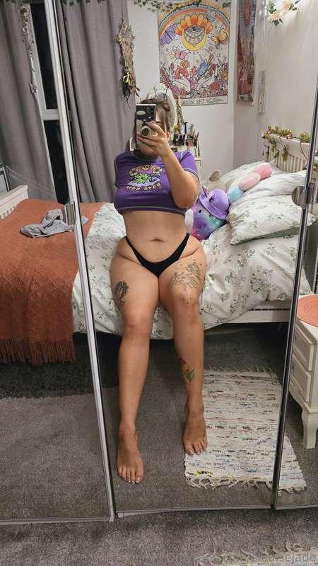 Wanna come smoke n chill? 🍁💜🪻💨