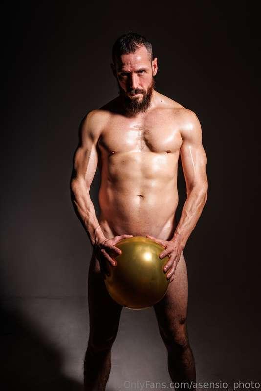 @humelove mas desnudo todavía en @asensiophoto7 