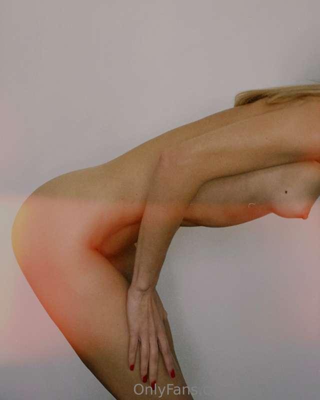 tori.private image #2
