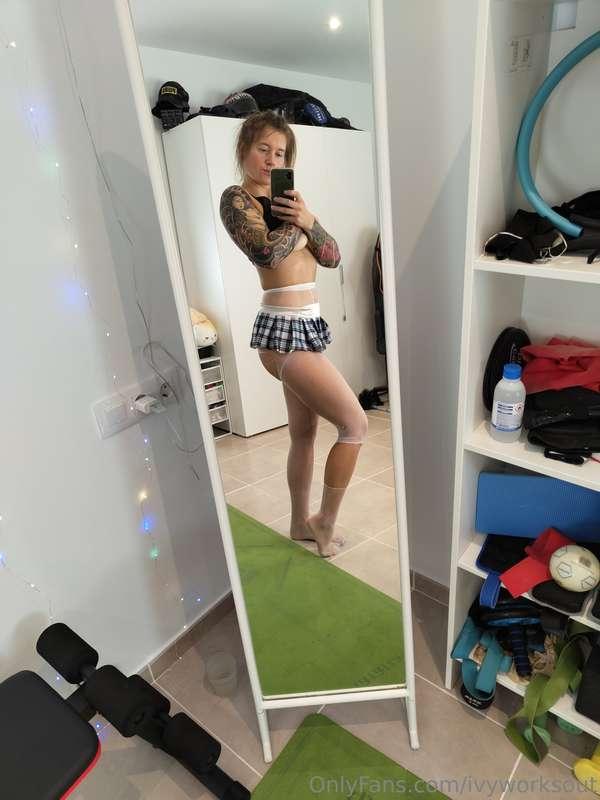 Happy Thursday! Don't forget to head over to my other accoun..