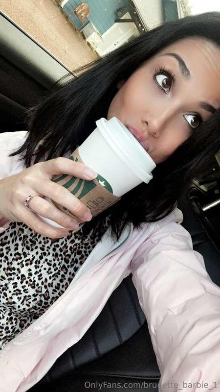 Goodmorning! 😈💕💕💕 can you guess my coffee drink of choice!? ..